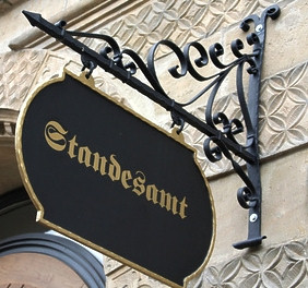 Bild mit Standesamt Schild Standesamt
